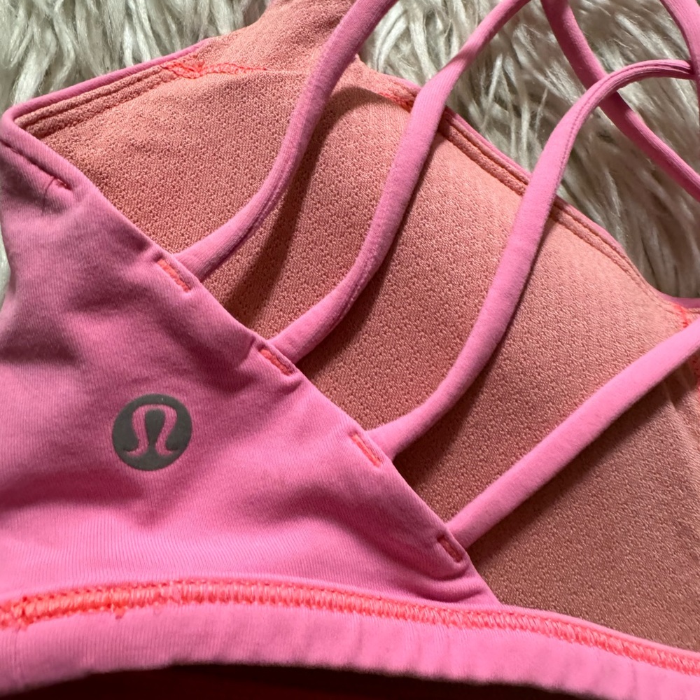 Lululemon Free to be wild bra size 6 lightly padded miami pink - Picture 3 of 9